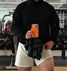 愿意花时间去练臀腿，这就是坚持的意义