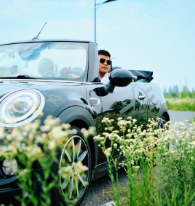 周末拉着朋友开篷出去happy😬😬